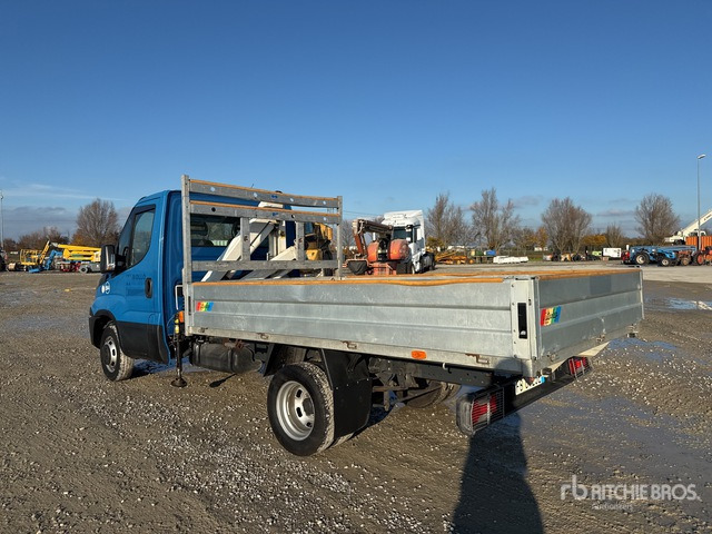 2016 Iveco 35C11 2016 Bonfiglioli P2300 L/2SI on ... Flatbed Truck with Crane - Dodávka valník: obrázok 5 2016 Iveco 35C11 2016 Bonfiglioli P2300 L/2SI on ... Flatbed Truck with Crane - Dodávka valník: obrázok 5