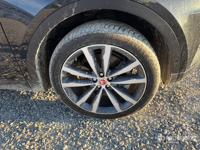 2018 Jaguar E Pace 2.0D I4 R-DYNAMIC SE 4WD 240CV SUV - SUV: obrázok 4 2018 Jaguar E Pace 2.0D I4 R-DYNAMIC SE 4WD 240CV SUV - SUV: obrázok 4