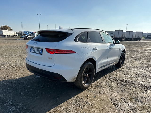 2018 Jaguar F-Pace 2.0d I4 132KW R-SPORT AWD SUV - SUV: obrázok 4 2018 Jaguar F-Pace 2.0d I4 132KW R-SPORT AWD SUV - SUV: obrázok 4