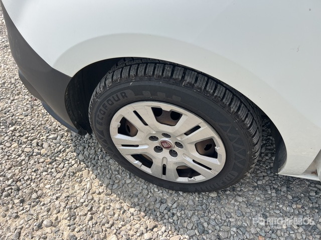 2019 Fiat Doblo Cargo Autocarro furgonato - Malá dodávka: obrázok 5 2019 Fiat Doblo Cargo Autocarro furgonato - Malá dodávka: obrázok 5