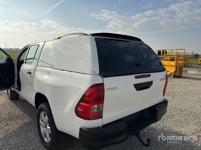 2020 Toyota Hilux Crew Cab Pickup - Pick-up: obrázok 5 2020 Toyota Hilux Crew Cab Pickup - Pick-up: obrázok 5