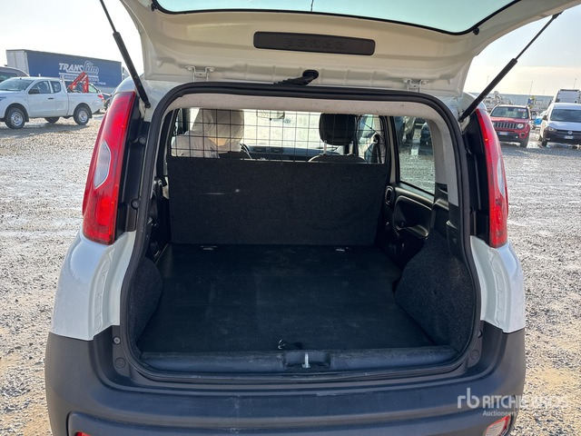 2021 Fiat Panda 900CC 85CV VAN E6D SeS 4X4 2P Van Truck - Skříňový nákladní auto: obrázok 4 2021 Fiat Panda 900CC 85CV VAN E6D SeS 4X4 2P Van Truck - Skříňový nákladní auto: obrázok 4