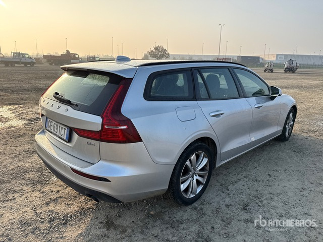 2021 Volvo V60 SW B4 D AUTOM. MOMENTUM BUSINESS Station Wagon - Kombi: obrázok 4 2021 Volvo V60 SW B4 D AUTOM. MOMENTUM BUSINESS Station Wagon - Kombi: obrázok 4