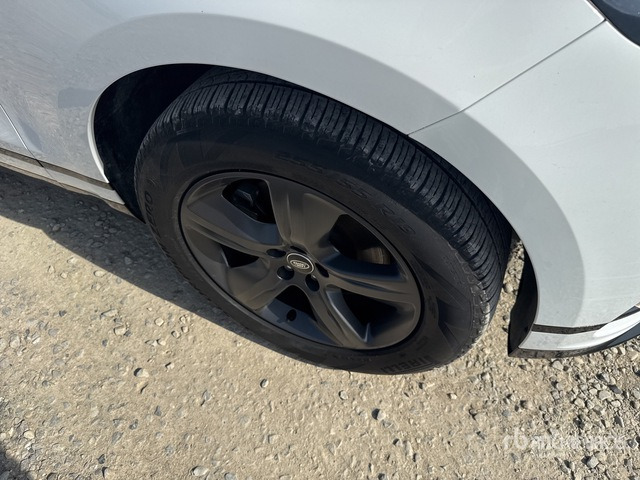 2023 Land Rover Velar 2.0 D I4 204 R-DYNAMIC S 4WD AUTO SUV - SUV: obrázok 5 2023 Land Rover Velar 2.0 D I4 204 R-DYNAMIC S 4WD AUTO SUV - SUV: obrázok 5