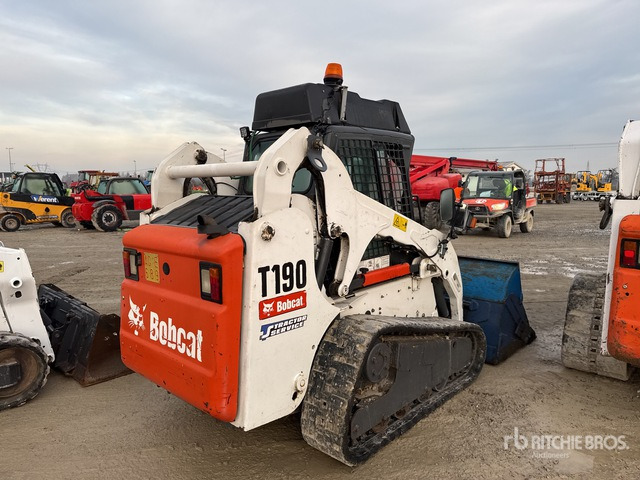 Bobcat T190 Compact Track Loader - Pásový šmykom riadený nakladač: obrázok 3 Bobcat T190 Compact Track Loader - Pásový šmykom riadený nakladač: obrázok 3