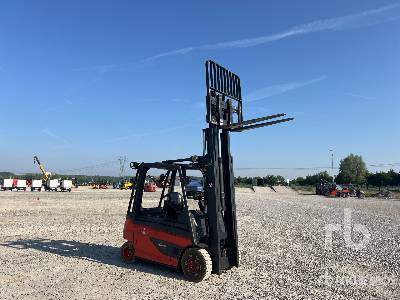 LINDE E30L-01 3000 kg - Elektrický vysokozdvižný vozík: obrázok 4 LINDE E30L-01 3000 kg - Elektrický vysokozdvižný vozík: obrázok 4