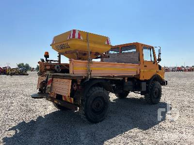 MERCEDES-BENZ UNIMOG 4x4 Salt Spreader - Nákladné auto: obrázok 3 MERCEDES-BENZ UNIMOG 4x4 Salt Spreader - Nákladné auto: obrázok 3