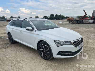 SKODA SUPERB WAGON 2.0 TDI EVO 150CV EXECUTIVE - Automobil: obrázok 4 SKODA SUPERB WAGON 2.0 TDI EVO 150CV EXECUTIVE - Automobil: obrázok 4