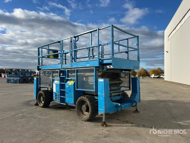 2007 Genie GS4390 4x4 Nacelle Ciseaux Diesel Scissor Lift - Samohybná plošiny: obrázok 3 2007 Genie GS4390 4x4 Nacelle Ciseaux Diesel Scissor Lift - Samohybná plošiny: obrázok 3