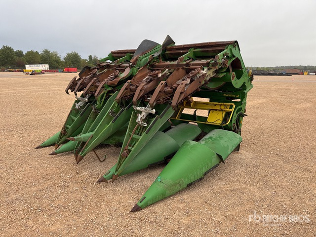 2008 John Deere 194-608CF-JD Cueilleur A Mais 8 Rangs 8 Row Corn Combine Harvester - Kukuričný adaptér: obrázok 4 2008 John Deere 194-608CF-JD Cueilleur A Mais 8 Rangs 8 Row Corn Combine Harvester - Kukuričný adaptér: obrázok 4