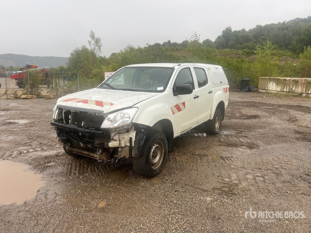 2013 Isuzu D-MAX 4x4 Dual Cab (Inoperable) Pickup - Pick-up: obrázok 4 2013 Isuzu D-MAX 4x4 Dual Cab (Inoperable) Pickup - Pick-up: obrázok 4