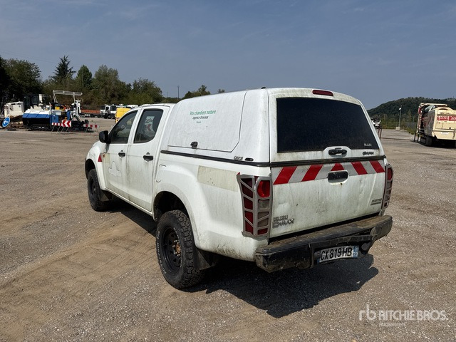 2013 Isuzu D-Max 4x4 Extended Cab (Inoperable) Pickup - Pick-up: obrázok 3 2013 Isuzu D-Max 4x4 Extended Cab (Inoperable) Pickup - Pick-up: obrázok 3