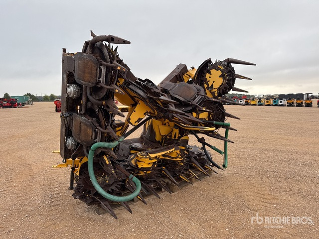 2014 New Holland 750SFIE Bec A Mais 10 Rangs 10 Row Corn Forage Harvester Header - Kukuričný adaptér: obrázok 1 2014 New Holland 750SFIE Bec A Mais 10 Rangs 10 Row Corn Forage Harvester Header - Kukuričný adaptér: obrázok 1