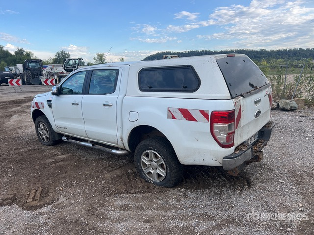 2015 Ford Ranger 2.2 Limited 4x4 Dual Cab (Inoperable) Pickup - Pick-up: obrázok 3 2015 Ford Ranger 2.2 Limited 4x4 Dual Cab (Inoperable) Pickup - Pick-up: obrázok 3