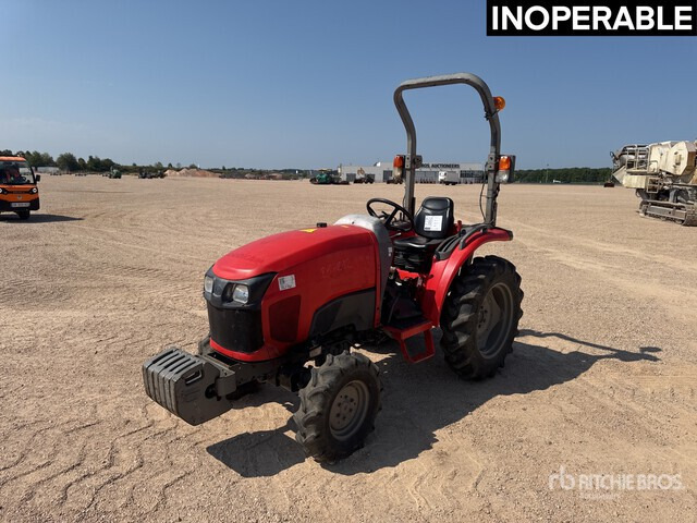 2015 Kubota STW34R 4WD Tracteur Utilitaire (Inoper ... Utility Tractor - Kompaktný traktor: obrázok 1 2015 Kubota STW34R 4WD Tracteur Utilitaire (Inoper ... Utility Tractor - Kompaktný traktor: obrázok 1