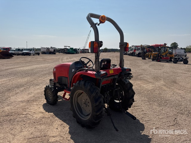 2015 Kubota STW34R 4WD Tracteur Utilitaire (Inoper ... Utility Tractor - Kompaktný traktor: obrázok 4 2015 Kubota STW34R 4WD Tracteur Utilitaire (Inoper ... Utility Tractor - Kompaktný traktor: obrázok 4