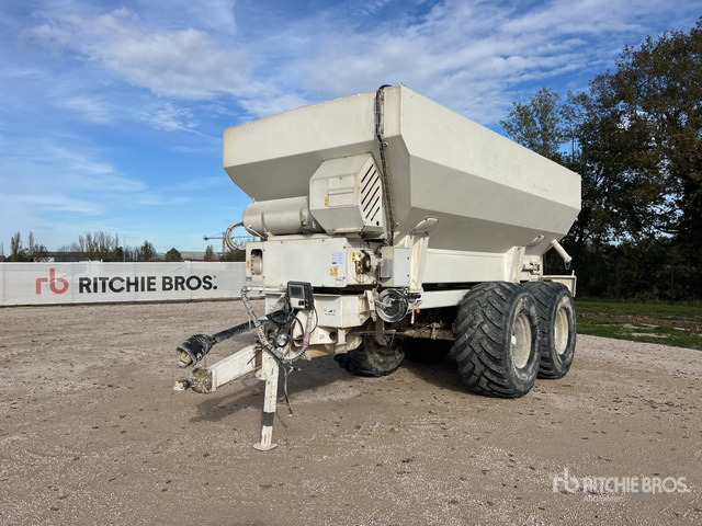 2018 Rabaud E75301 2200 mm Semi-Mount Epandeur A Chaux Fertilizer Applicator - Rozmetač hnojiva: obrázok 2 2018 Rabaud E75301 2200 mm Semi-Mount Epandeur A Chaux Fertilizer Applicator - Rozmetač hnojiva: obrázok 2