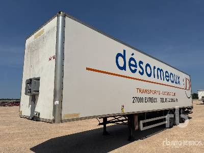 FRUEHAUF Tri/A Semi-Remorque Fourgon - Plošinový/ Valníkový náves: obrázok 1 FRUEHAUF Tri/A Semi-Remorque Fourgon - Plošinový/ Valníkový náves: obrázok 1