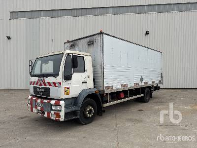 MAN LE220B 4x2 Camion Fourgon - Skříňový nákladní auto: obrázok 1 MAN LE220B 4x2 Camion Fourgon - Skříňový nákladní auto: obrázok 1