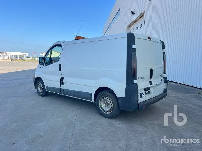 RENAULT TRAFIC Camion Fourgon - Skříňový nákladní auto: obrázok 2 RENAULT TRAFIC Camion Fourgon - Skříňový nákladní auto: obrázok 2