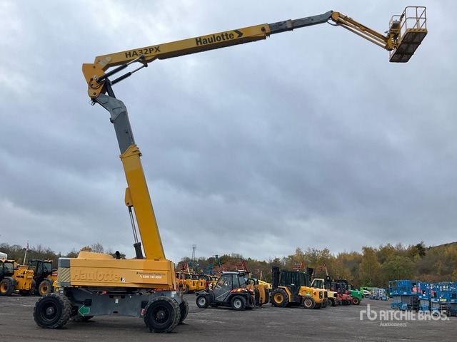2009 Haulotte HA32PX 4WD Diesel Articulating Boom Lift - Kĺbová pracovná plošina: obrázok 2 2009 Haulotte HA32PX 4WD Diesel Articulating Boom Lift - Kĺbová pracovná plošina: obrázok 2