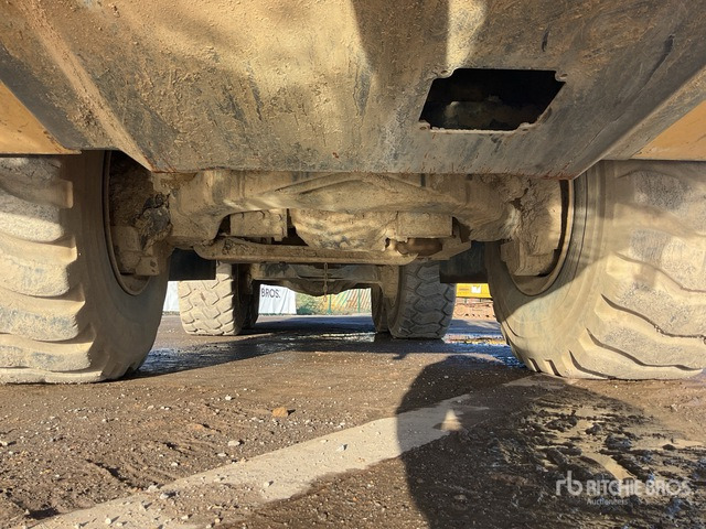 2013 Komatsu HM300-3 Articulated Dump Truck - Ťahačový kĺbový damper: obrázok 5 2013 Komatsu HM300-3 Articulated Dump Truck - Ťahačový kĺbový damper: obrázok 5