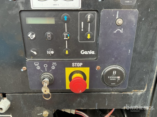 2015 Genie GS-5390 4x4 Diesel Scissor Lift - Samohybná plošiny: obrázok 5 2015 Genie GS-5390 4x4 Diesel Scissor Lift - Samohybná plošiny: obrázok 5