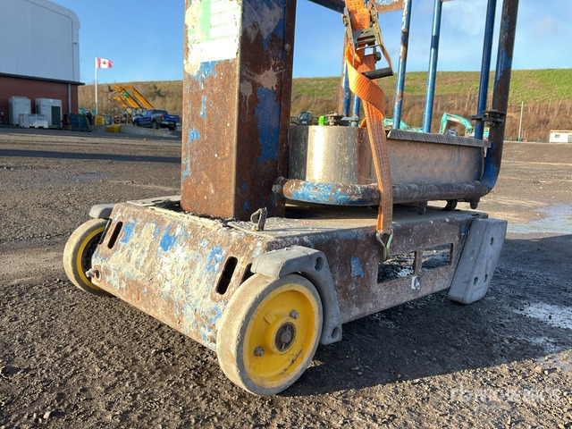 2015 Power Tower Peco Vertical Mast Lift - Stĺpová plošina: obrázok 4 2015 Power Tower Peco Vertical Mast Lift - Stĺpová plošina: obrázok 4