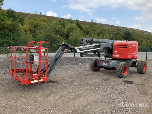 2015 Skyjack SJ51AJ 4WD Diesel Articulating Boom Lift - Kĺbová pracovná plošina: obrázok 1 2015 Skyjack SJ51AJ 4WD Diesel Articulating Boom Lift - Kĺbová pracovná plošina: obrázok 1