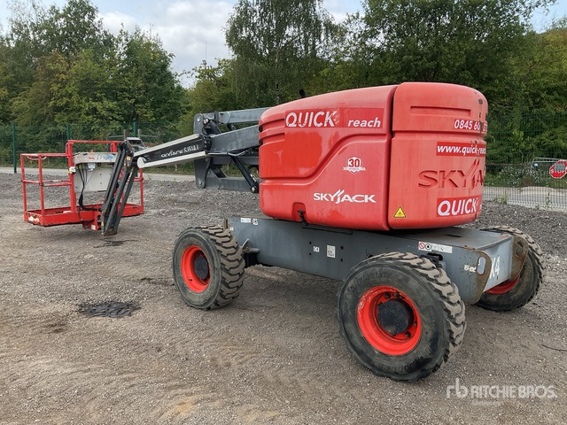 2015 Skyjack SJ51AJ 4WD Diesel Articulating Boom Lift - Kĺbová pracovná plošina: obrázok 3 2015 Skyjack SJ51AJ 4WD Diesel Articulating Boom Lift - Kĺbová pracovná plošina: obrázok 3