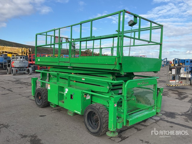 2015 Skyjack SJ9241 4x4 Diesel Scissor Lift - Samohybná plošiny: obrázok 4 2015 Skyjack SJ9241 4x4 Diesel Scissor Lift - Samohybná plošiny: obrázok 4