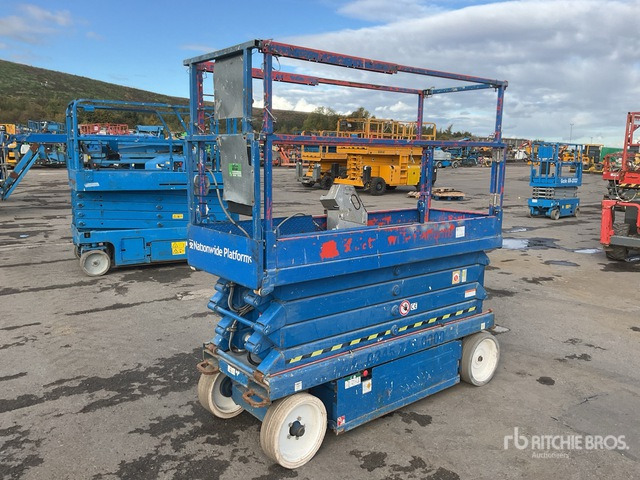 2015 Skyjack SJIII3226 Electric Scissor Lift - Samohybná plošiny: obrázok 4 2015 Skyjack SJIII3226 Electric Scissor Lift - Samohybná plošiny: obrázok 4