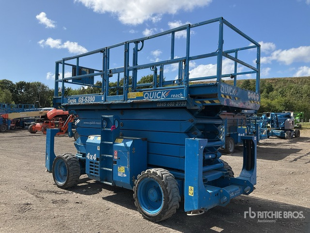 2016 Genie GS5390 4x4 Diesel Scissor Lift - Samohybná plošiny: obrázok 2 2016 Genie GS5390 4x4 Diesel Scissor Lift - Samohybná plošiny: obrázok 2