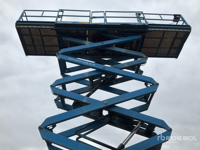 2016 Genie GS5390 4x4 Diesel Scissor Lift - Samohybná plošiny: obrázok 4 2016 Genie GS5390 4x4 Diesel Scissor Lift - Samohybná plošiny: obrázok 4