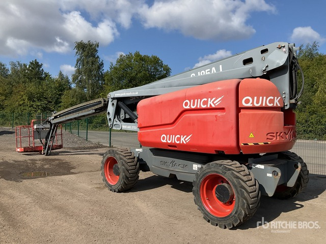 2017 Skyjack SJ85AJ 4WD Diesel Articulating Boom Lift - Kĺbová pracovná plošina: obrázok 3 2017 Skyjack SJ85AJ 4WD Diesel Articulating Boom Lift - Kĺbová pracovná plošina: obrázok 3