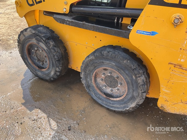 2021 Gehl R165 High Flow Skid Steer Loader - Šmykom riadený nakladač: obrázok 2 2021 Gehl R165 High Flow Skid Steer Loader - Šmykom riadený nakladač: obrázok 2