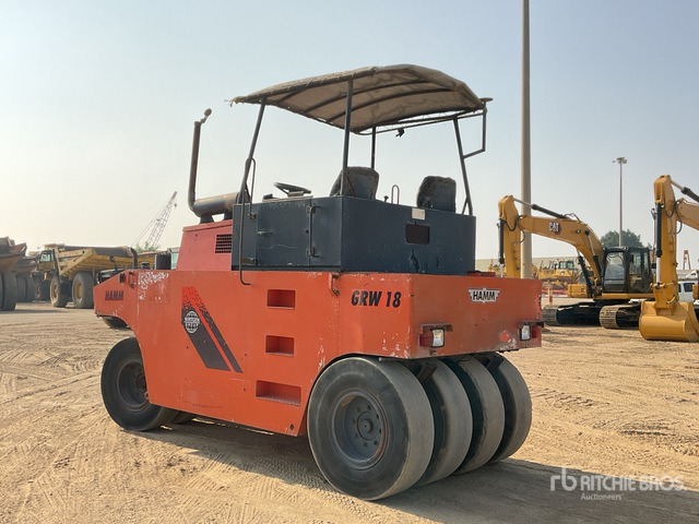 2001 Hamm GRW18 8 Wheel Pneumatic Roller - Pneumatikový valec: obrázok 2 2001 Hamm GRW18 8 Wheel Pneumatic Roller - Pneumatikový valec: obrázok 2