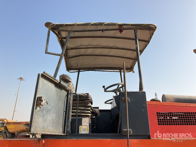 2001 Hamm GRW18 8 Wheel Pneumatic Roller - Pneumatikový valec: obrázok 5 2001 Hamm GRW18 8 Wheel Pneumatic Roller - Pneumatikový valec: obrázok 5