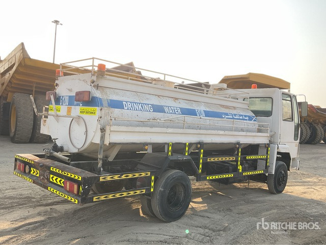 2002 Iveco Cargo 712 5000 L 4x2 Water Truck - Cisternové vozidlo: obrázok 5 2002 Iveco Cargo 712 5000 L 4x2 Water Truck - Cisternové vozidlo: obrázok 5