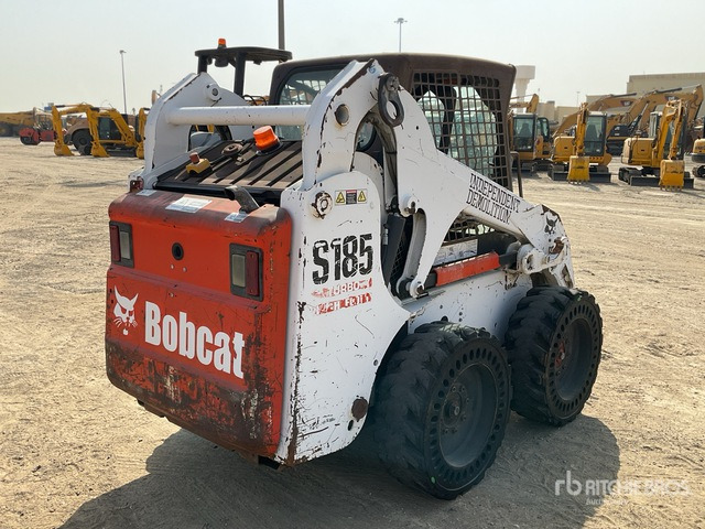 2004 Bobcat S185 - Šmykom riadený nakladač: obrázok 3 2004 Bobcat S185 - Šmykom riadený nakladač: obrázok 3