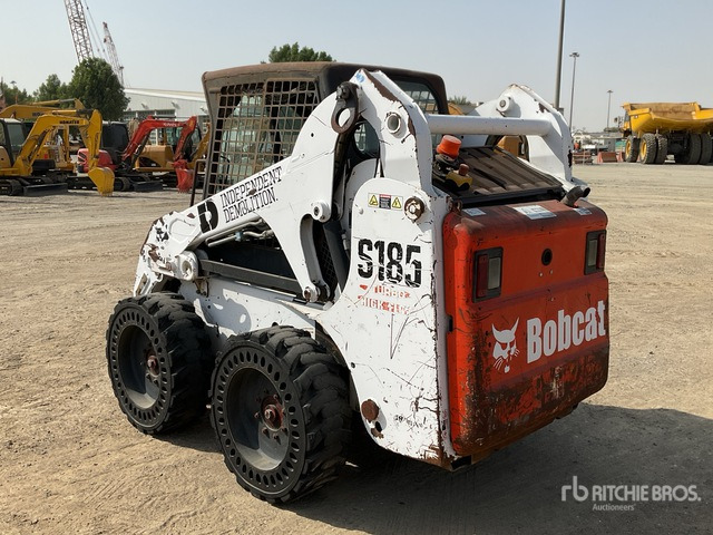 2004 Bobcat S185 - Šmykom riadený nakladač: obrázok 4 2004 Bobcat S185 - Šmykom riadený nakladač: obrázok 4