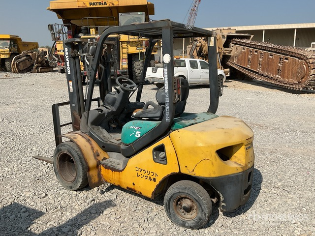 2007 Komatsu FD25T-16 2.5 ton (Inoperable) Forklift - Dieselový vysokozdvižný vozík: obrázok 2 2007 Komatsu FD25T-16 2.5 ton (Inoperable) Forklift - Dieselový vysokozdvižný vozík: obrázok 2