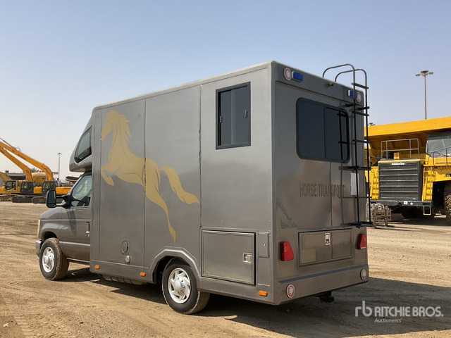 2008 Ford F-350 4x2 Horse Transporting Truck :Misc. Truck - Nákladné auto na prepravu koní: obrázok 3 2008 Ford F-350 4x2 Horse Transporting Truck :Misc. Truck - Nákladné auto na prepravu koní: obrázok 3