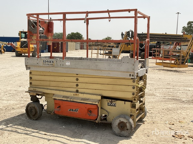 2010 JLG 3246ES Electric Scissor Lift - Samohybná plošiny: obrázok 3 2010 JLG 3246ES Electric Scissor Lift - Samohybná plošiny: obrázok 3