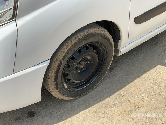 2010 Peugeot Expert Tepee - Mikrobus: obrázok 5 2010 Peugeot Expert Tepee - Mikrobus: obrázok 5