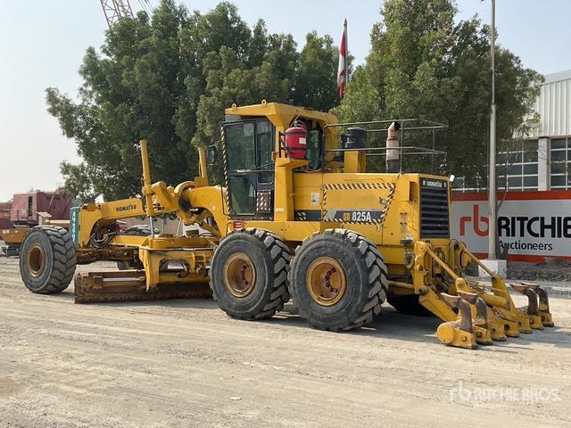2011 Komatsu GD825A-2 Motor Grader - Zrovnávač: obrázok 3 2011 Komatsu GD825A-2 Motor Grader - Zrovnávač: obrázok 3