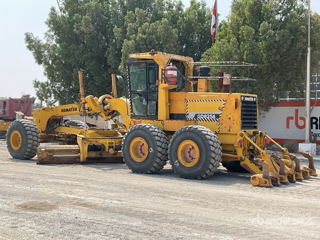 2011 Komatsu GD825A-2 Motor Grader - Zrovnávač: obrázok 4 2011 Komatsu GD825A-2 Motor Grader - Zrovnávač: obrázok 4