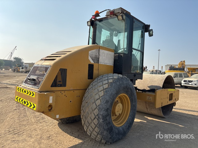 2012 Cat CS-533E Smooth Drum Compactor - Kompaktor: obrázok 3 2012 Cat CS-533E Smooth Drum Compactor - Kompaktor: obrázok 3
