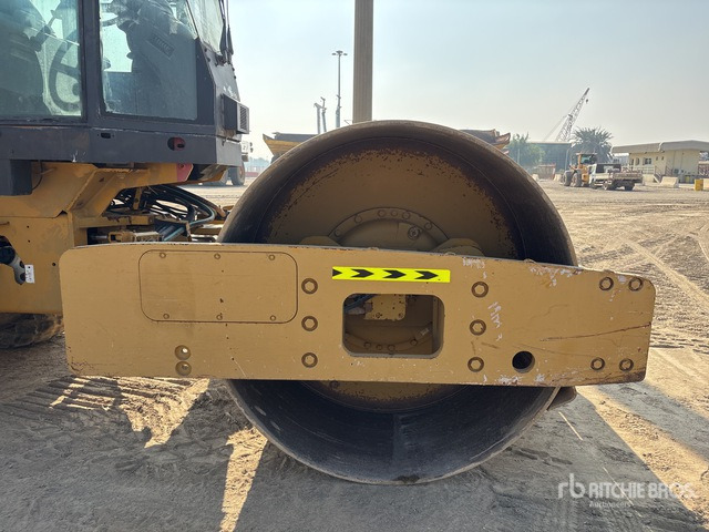2012 Cat CS-533E Smooth Drum Compactor - Kompaktor: obrázok 4 2012 Cat CS-533E Smooth Drum Compactor - Kompaktor: obrázok 4