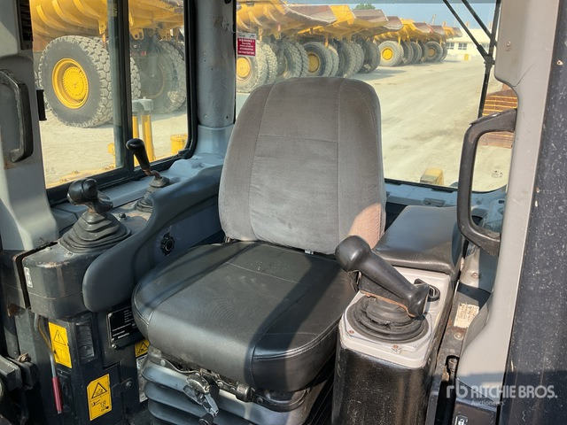 2012 Komatsu D155A-6 Crawler Dozer - Buldozér: obrázok 5 2012 Komatsu D155A-6 Crawler Dozer - Buldozér: obrázok 5